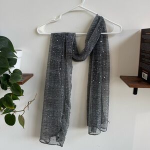 Sparkly Gray Scarf with Sequins